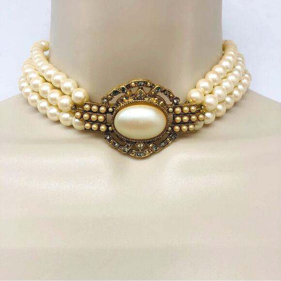 Richelieu Jewelry - Vintage Signed Richelieu Pearlescent Rhinestone Choker
